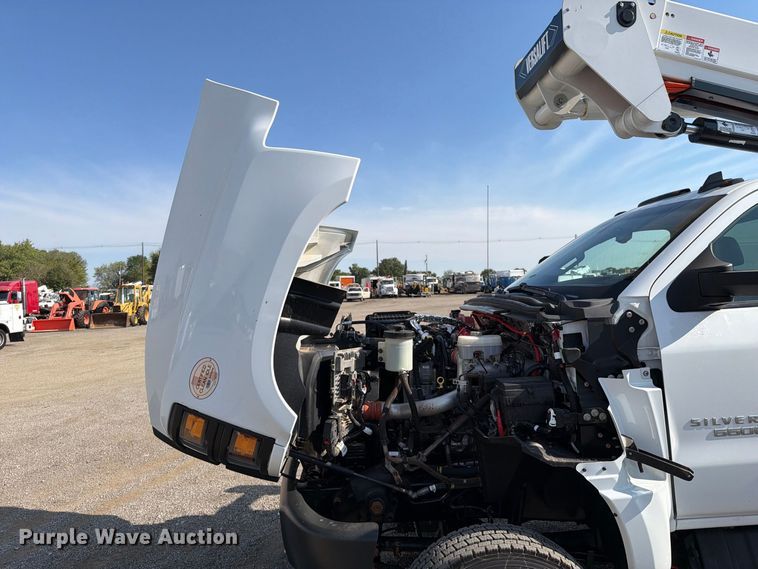 image for item FB5093 2022 Chevrolet Silverado 5500HD bucket truck