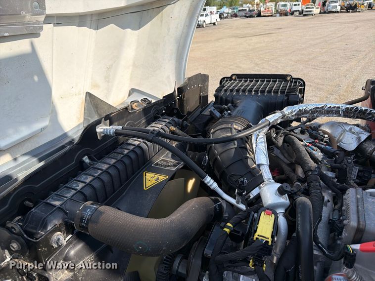 image for item FB5093 2022 Chevrolet Silverado 5500HD bucket truck