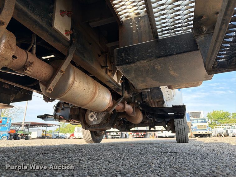 image for item FB5093 2022 Chevrolet Silverado 5500HD bucket truck