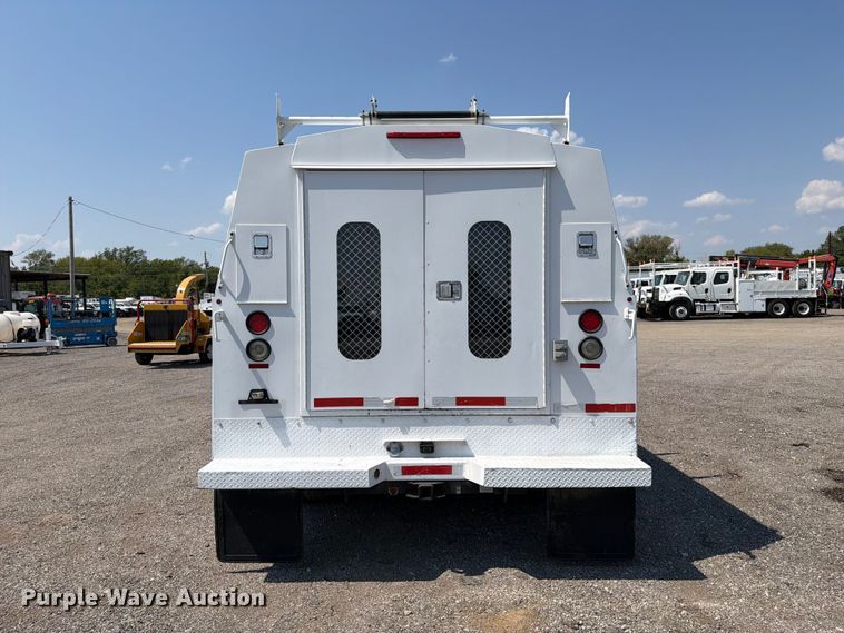 image for item FB5102 2011 Ford F550 Super Duty utility / service truck