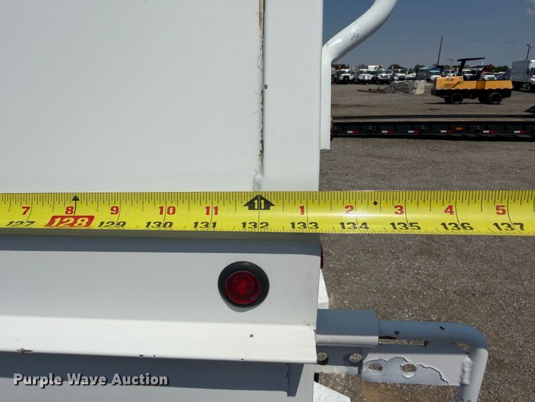 image for item FB5102 2011 Ford F550 Super Duty utility / service truck