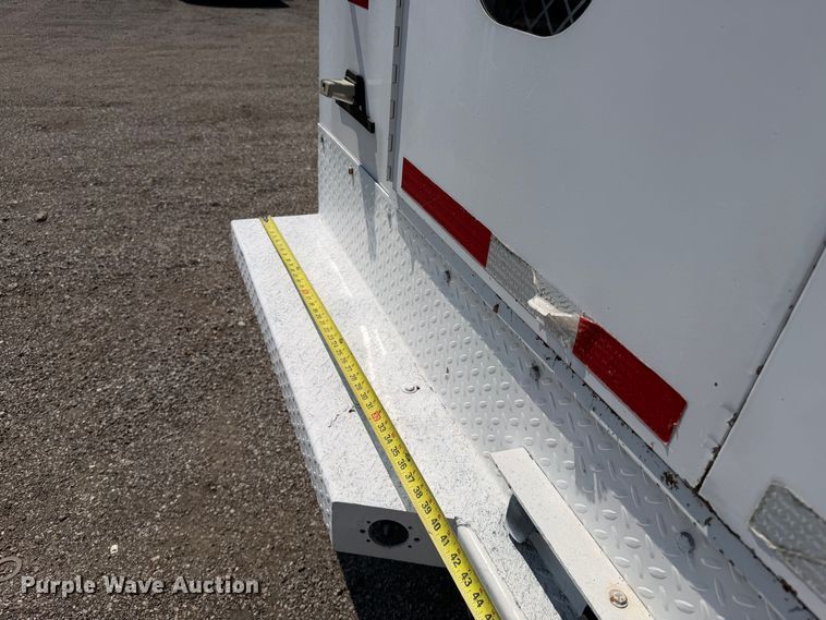 image for item FB5102 2011 Ford F550 Super Duty utility / service truck