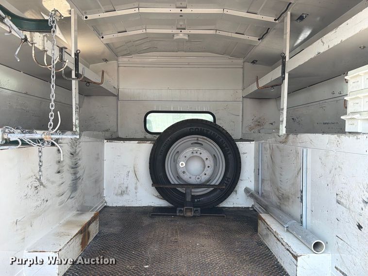 image for item FB5102 2011 Ford F550 Super Duty utility / service truck