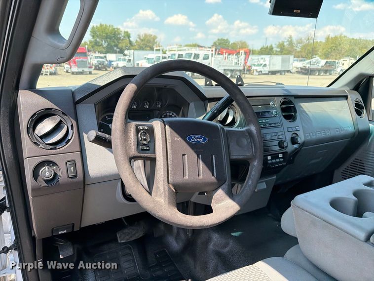 image for item FB5102 2011 Ford F550 Super Duty utility / service truck