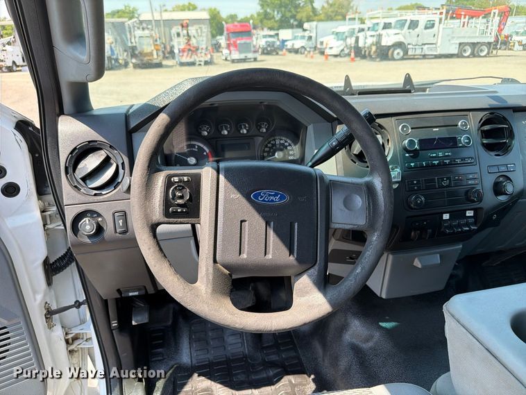 image for item FB5102 2011 Ford F550 Super Duty utility / service truck