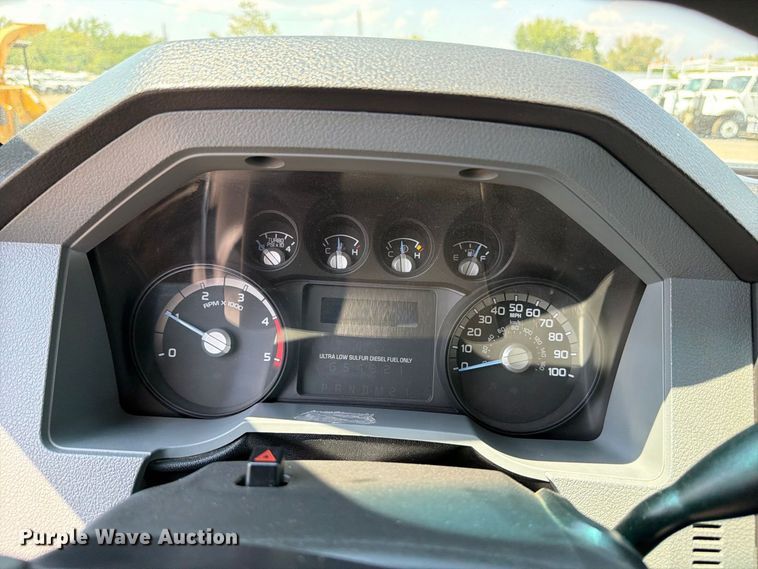 image for item FB5102 2011 Ford F550 Super Duty utility / service truck