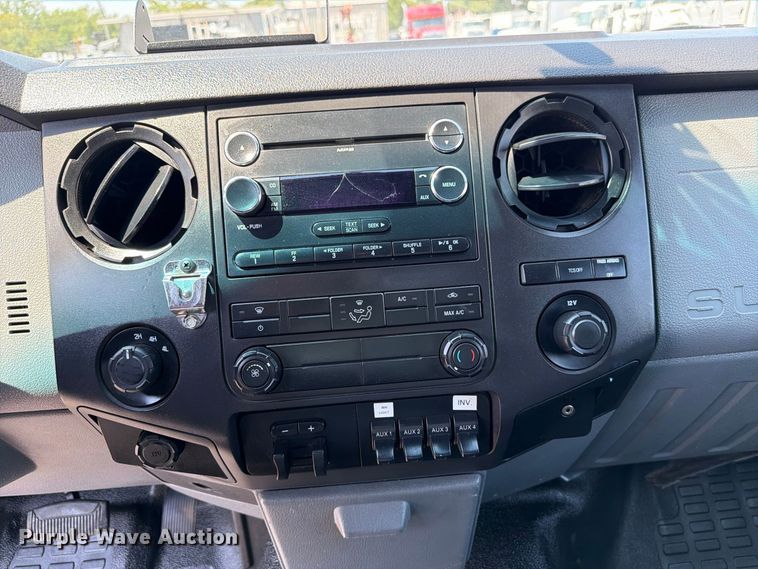 image for item FB5102 2011 Ford F550 Super Duty utility / service truck