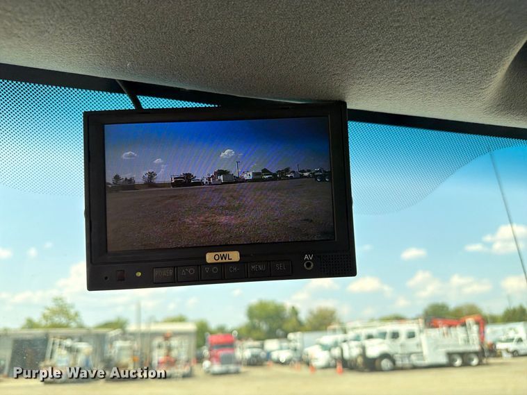 image for item FB5102 2011 Ford F550 Super Duty utility / service truck