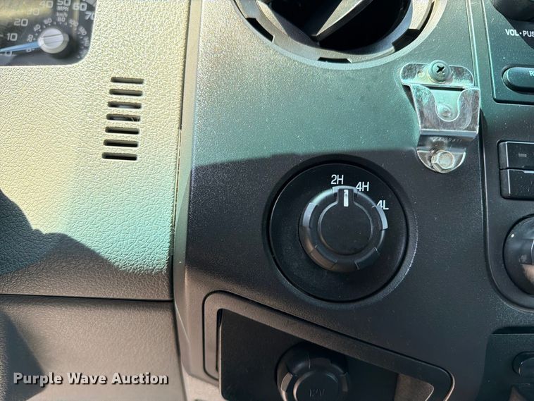 image for item FB5102 2011 Ford F550 Super Duty utility / service truck