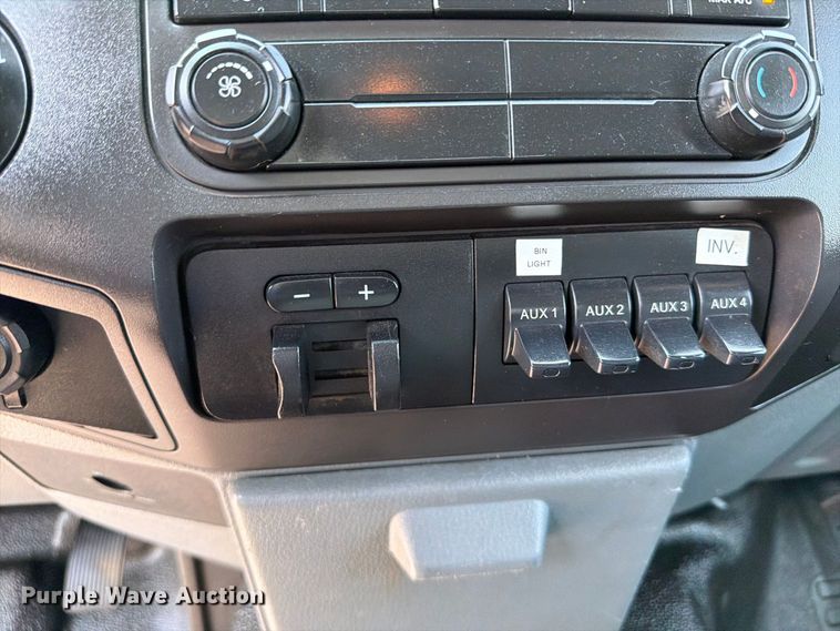 image for item FB5102 2011 Ford F550 Super Duty utility / service truck