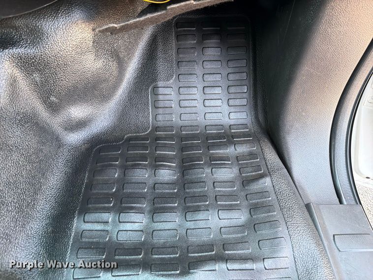 image for item FB5102 2011 Ford F550 Super Duty utility / service truck