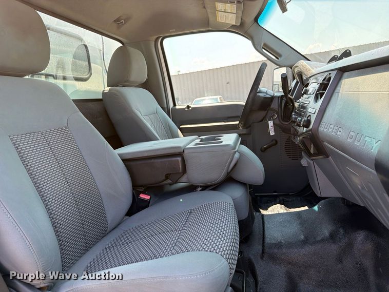 image for item FB5102 2011 Ford F550 Super Duty utility / service truck