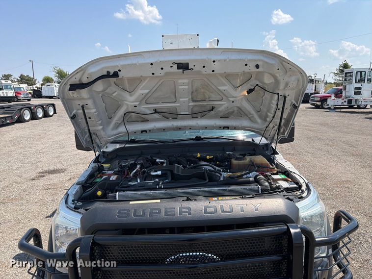 image for item FB5102 2011 Ford F550 Super Duty utility / service truck