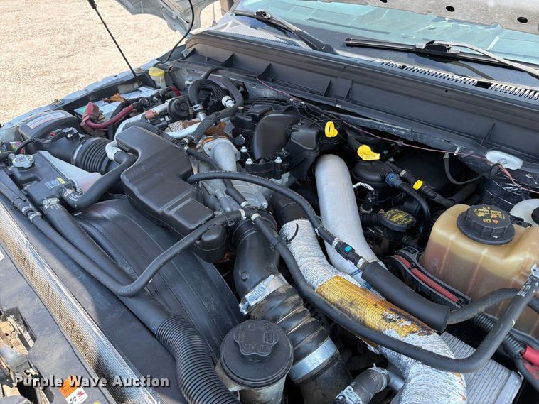 image for item FB5102 2011 Ford F550 Super Duty utility / service truck