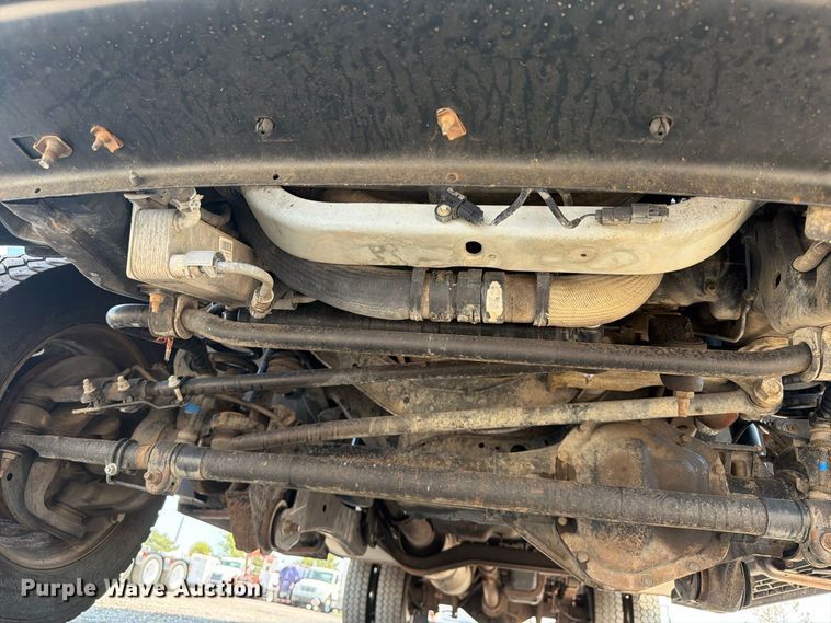 image for item FB5102 2011 Ford F550 Super Duty utility / service truck