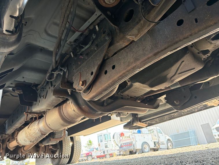 image for item FB5102 2011 Ford F550 Super Duty utility / service truck