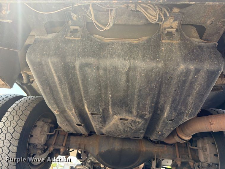 image for item FB5102 2011 Ford F550 Super Duty utility / service truck