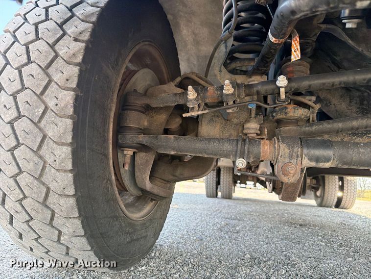 image for item FB5102 2011 Ford F550 Super Duty utility / service truck