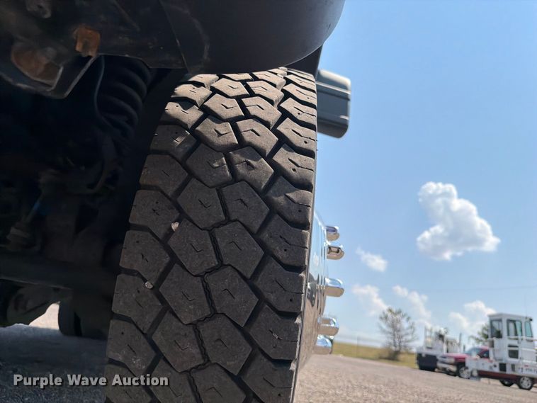 image for item FB5102 2011 Ford F550 Super Duty utility / service truck
