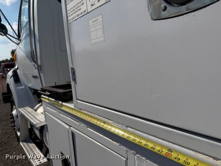 image for item FB5108 2006 Sterling L8500 utility / service truck