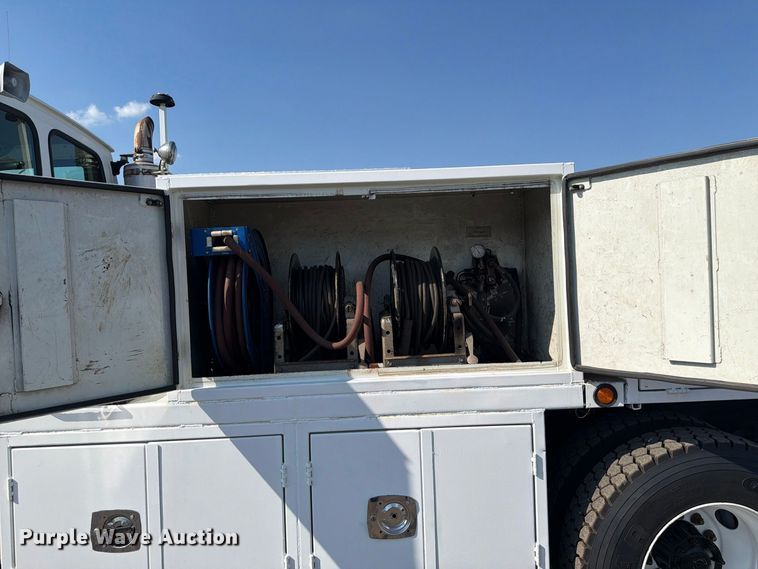 image for item FB5108 2006 Sterling L8500 utility / service truck