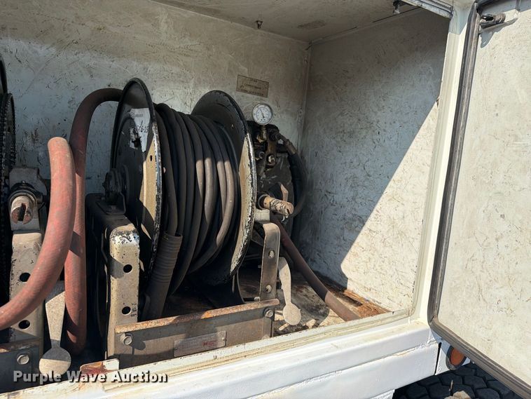 image for item FB5108 2006 Sterling L8500 utility / service truck