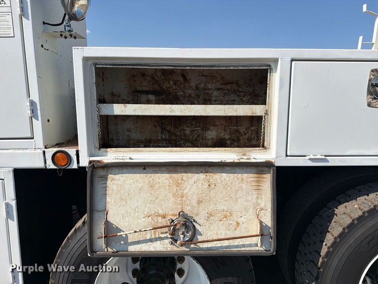 image for item FB5108 2006 Sterling L8500 utility / service truck