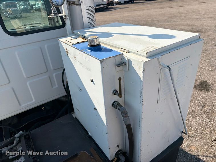 image for item FB5108 2006 Sterling L8500 utility / service truck