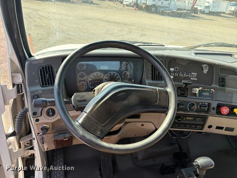 image for item FB5108 2006 Sterling L8500 utility / service truck