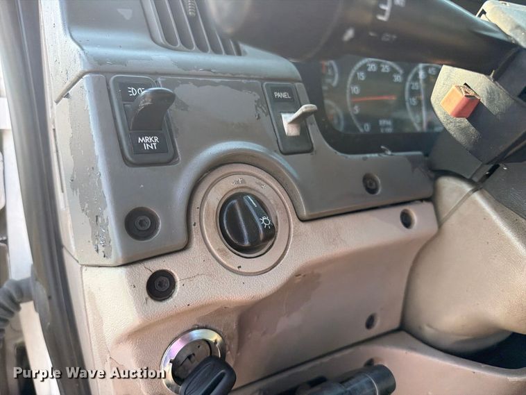 image for item FB5108 2006 Sterling L8500 utility / service truck