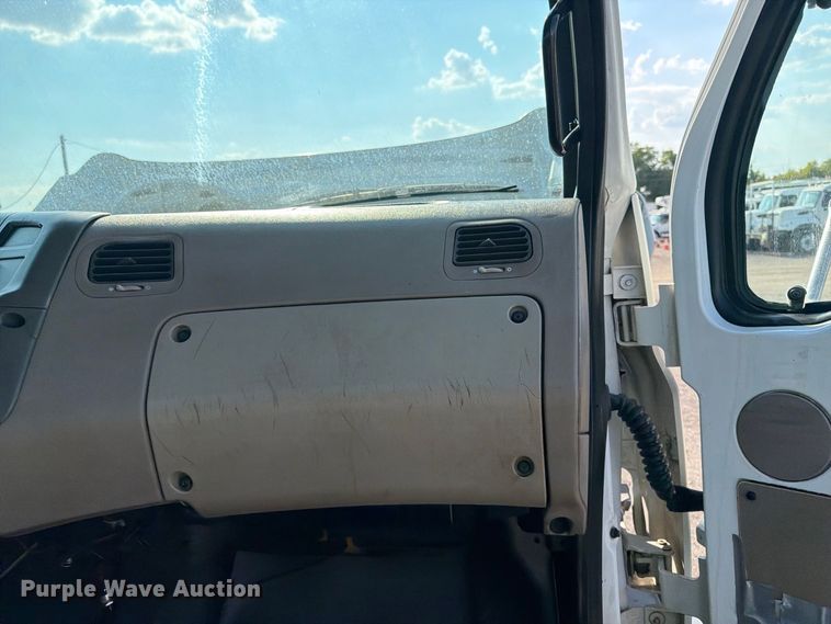 image for item FB5108 2006 Sterling L8500 utility / service truck