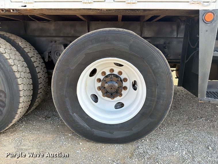 image for item FB5108 2006 Sterling L8500 utility / service truck