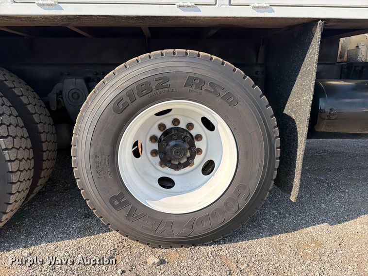 image for item FB5108 2006 Sterling L8500 utility / service truck