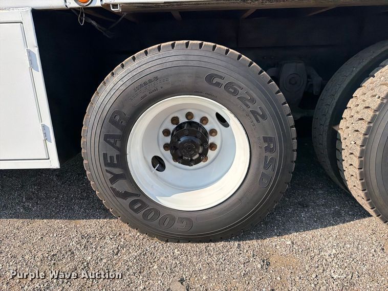 image for item FB5108 2006 Sterling L8500 utility / service truck