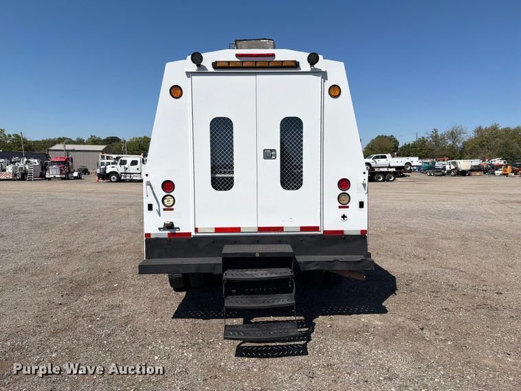 image for item FB5112 2012 Ford F550 super duty utility / service truck