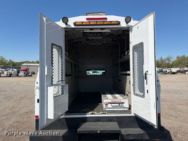 image for item FB5112 2012 Ford F550 super duty utility / service truck