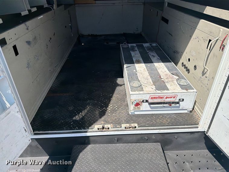 image for item FB5112 2012 Ford F550 super duty utility / service truck