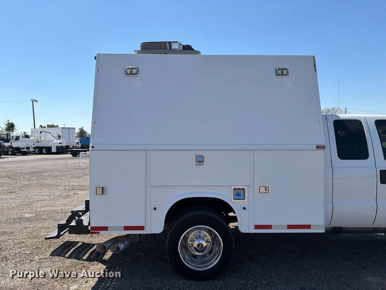 image for item FB5112 2012 Ford F550 super duty utility / service truck