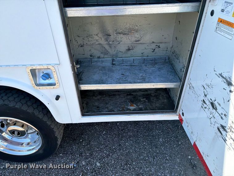 image for item FB5112 2012 Ford F550 super duty utility / service truck