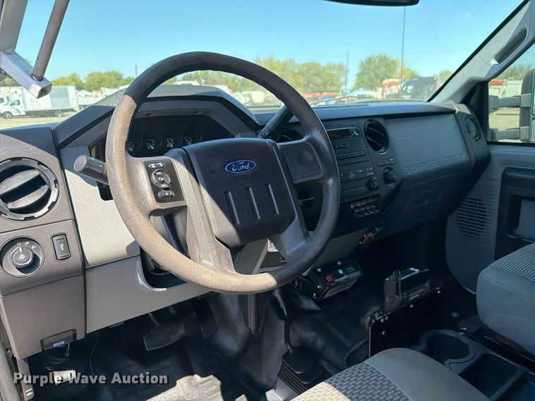image for item FB5112 2012 Ford F550 super duty utility / service truck
