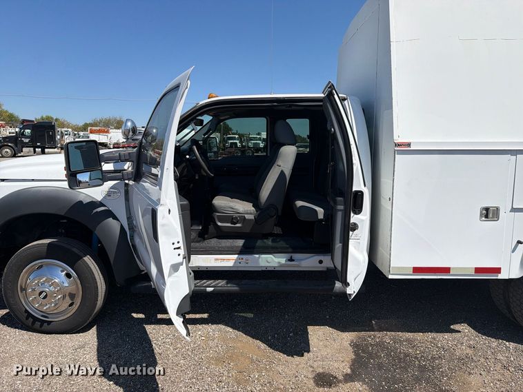 image for item FB5112 2012 Ford F550 super duty utility / service truck
