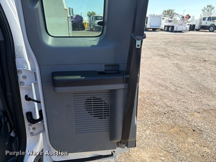image for item FB5112 2012 Ford F550 super duty utility / service truck