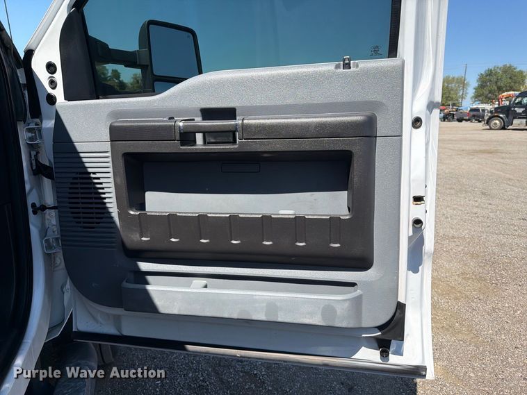 image for item FB5112 2012 Ford F550 super duty utility / service truck