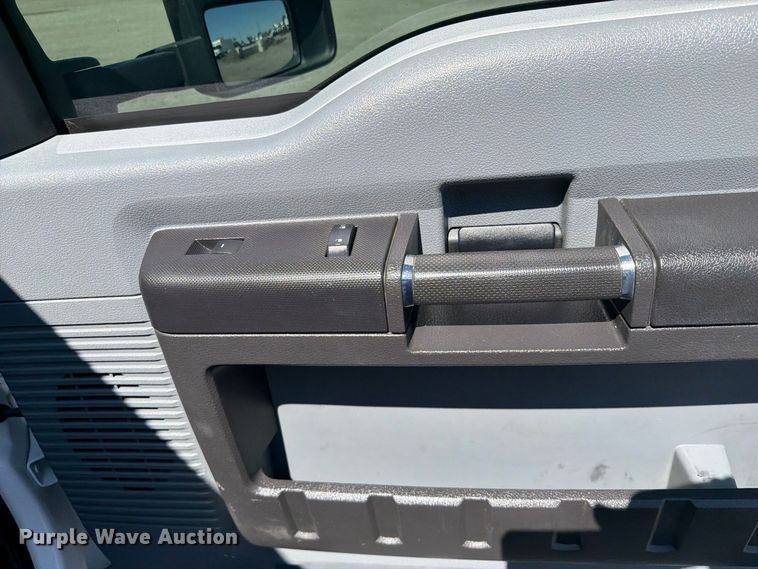 image for item FB5112 2012 Ford F550 super duty utility / service truck