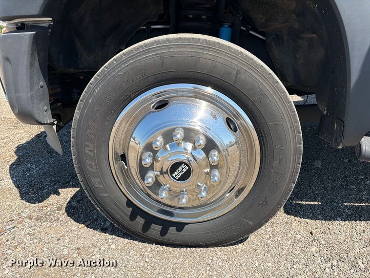 image for item FB5112 2012 Ford F550 super duty utility / service truck