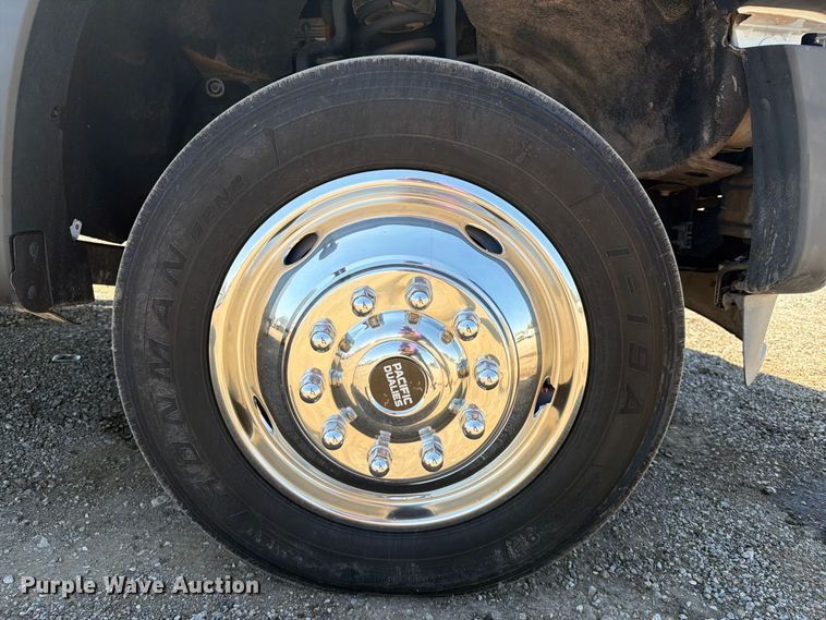 image for item FB5112 2012 Ford F550 super duty utility / service truck