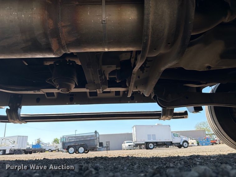 image for item FB5112 2012 Ford F550 super duty utility / service truck