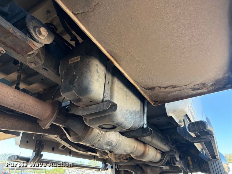 image for item FB5112 2012 Ford F550 super duty utility / service truck