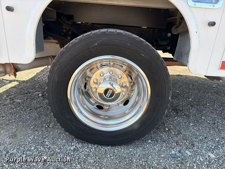 image for item FB5112 2012 Ford F550 super duty utility / service truck