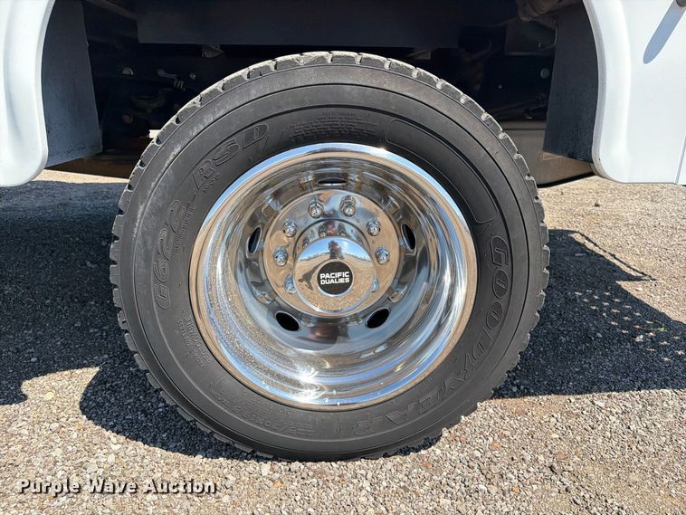 image for item FB5112 2012 Ford F550 super duty utility / service truck